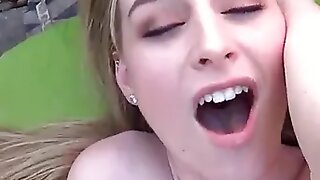 Britney down in the mouth girly-girl teen hottie